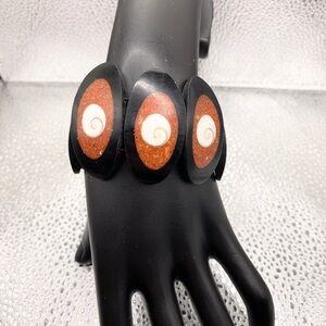 Vintage Bakelite Shiva Shell Stretch Bracelet